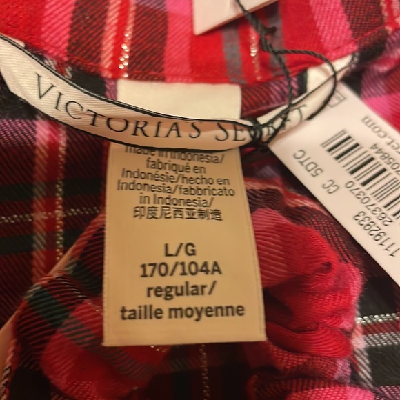 Victoria’s Secret plaid pajamas with scrunchie - Picture 4 of 5